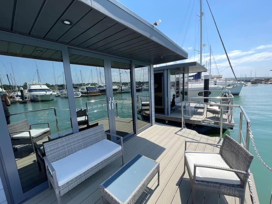 Yarmouth Waterlodge Floating 2 Apartment Yarmouth (Isle Of Wight)