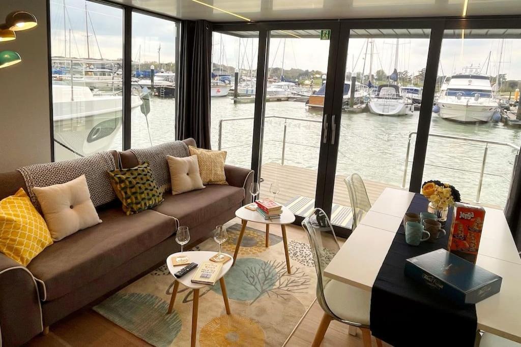 Yarmouth Waterlodge Floating 2 Apartment Yarmouth (Isle Of Wight)