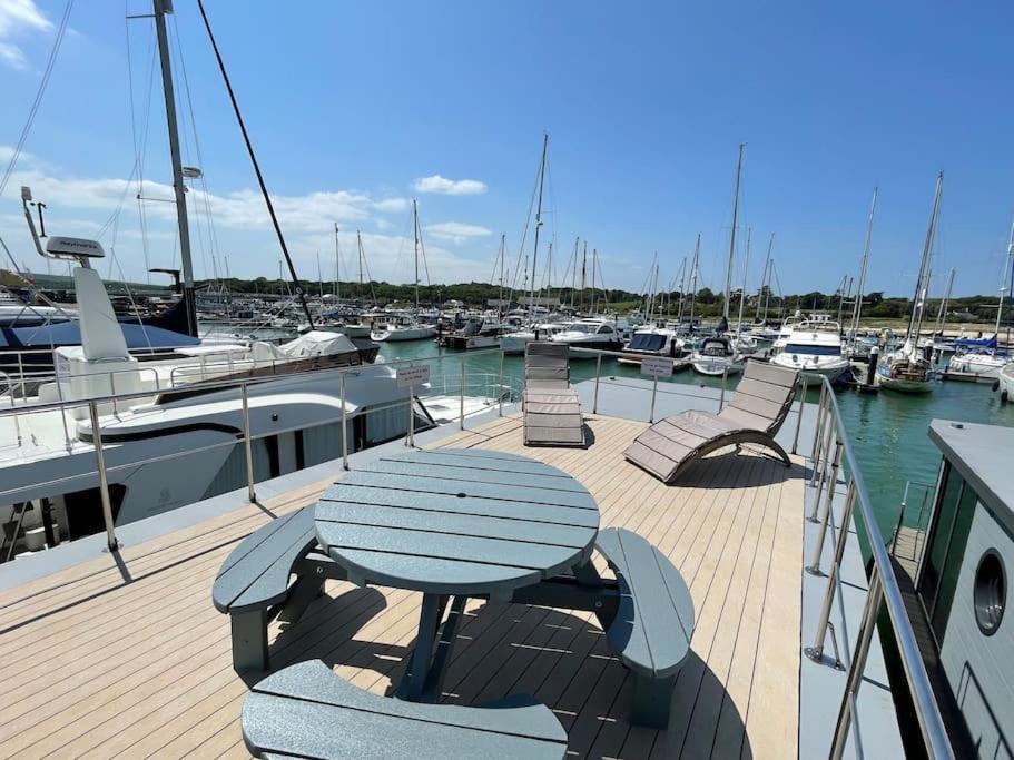 Yarmouth Waterlodge Floating 2 Apartment Yarmouth (Isle Of Wight)
